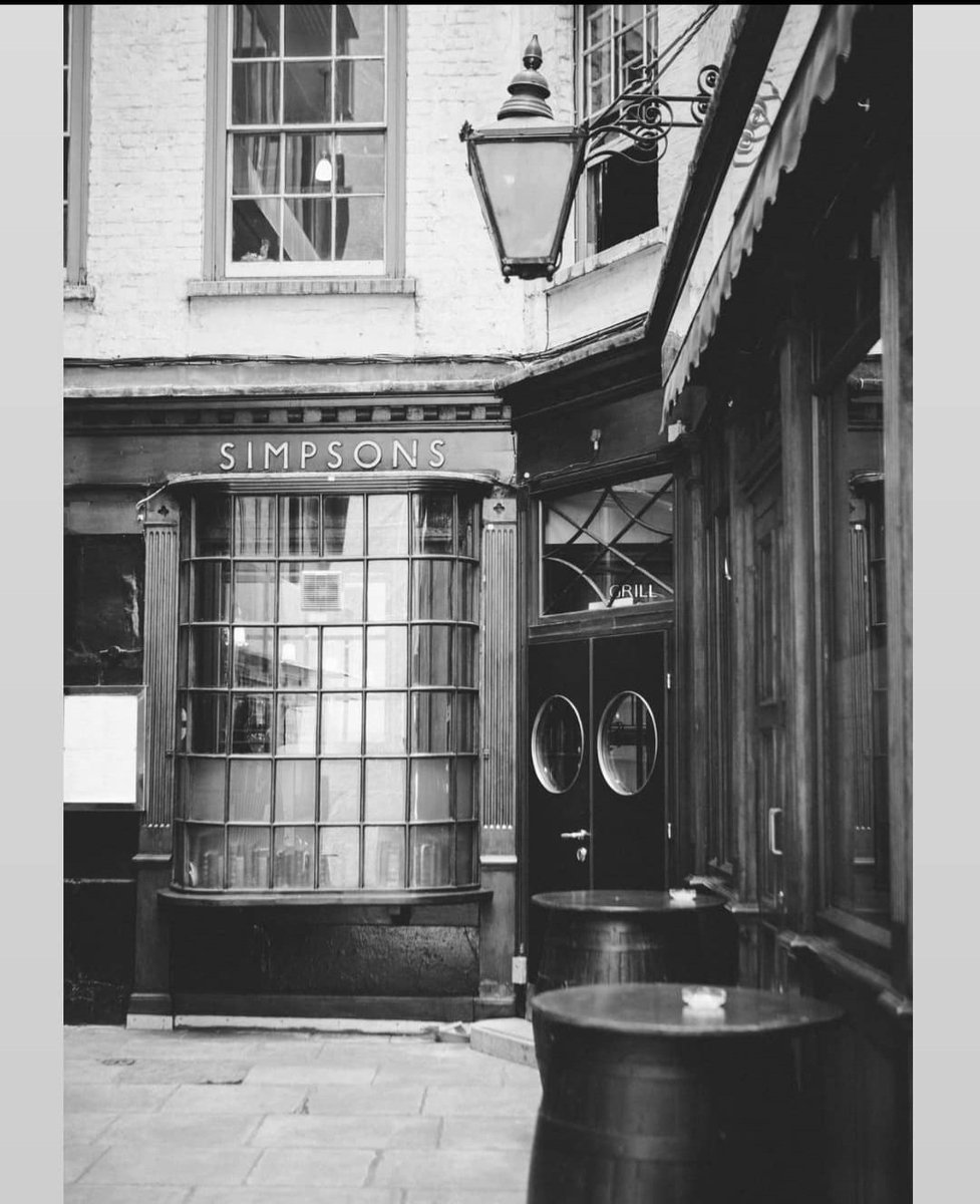 SimpsonsTavern's tweet image. I have just posted a longer form explainer onto LinkedIn 

linkedin.com/posts/simpsons…

The brevity of Tweets can at times miss the detail

This explains the Unsuccessful bid to wind up Simpsons Tavern and the Suing of The Landlord 

#cityoflondon #Cornhill #history #London #property
