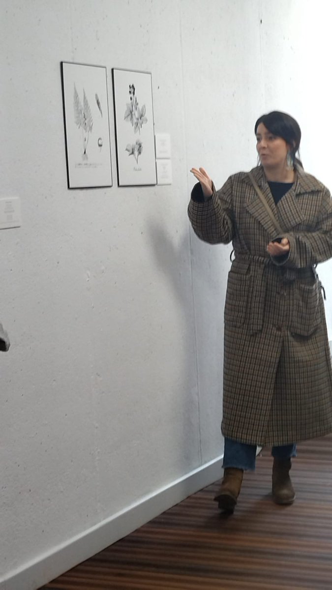 La exposición #EllasIlustranBotánica 🌸🌼🌻🌱 se encuentra en <a href="/cristinaenea/">cristinaenea</a> en #Donostia  hazta el 🗓️ 11 de Junio. 
En la expo encontrarás obra de <a href="/AnaMadinabeitia/">Ana Madinabeitia</a>, <a href="/AlberdiIzaskun/">Izaskun Alberdi</a> y <a href="/amaiatorresart/">Amaia Torres Piñeiro</a>, con trabajos realizados en su forrmación con nosotros.