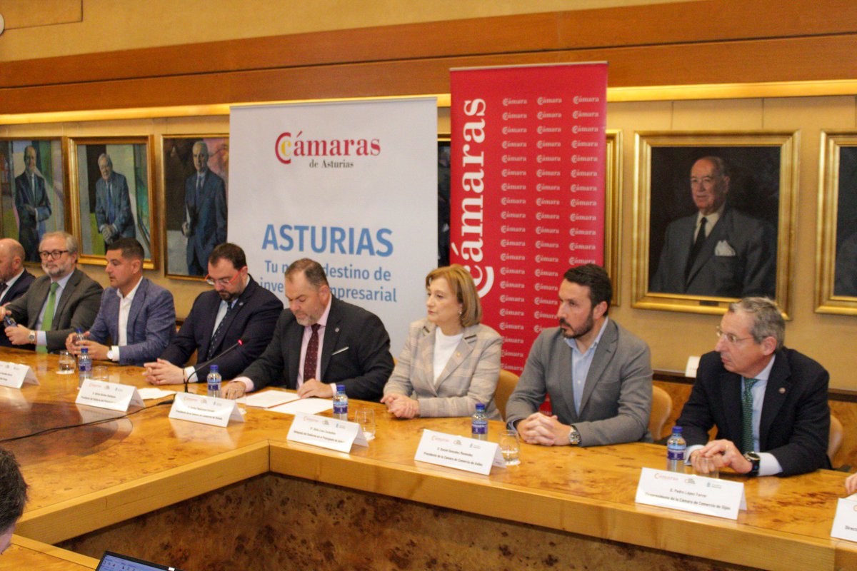 Presentando la inversión que se realizará en #Asturias de la mano de Exiom Group e <a href="/iberdrola/">Iberdrola</a> en la que ha participado la <a href="/OCI_CamarasAst/">Oficina Captación Inversiones Cámaras de Asturias</a>

Una planta de fabricación de paneles fotovoltaicos en #Langreo.

Participa en el acto <a href="/AdrianBarbon/">🌹 Adrián Barbón 💙💛</a>, <a href="/DeliaLosaC/">Delia Losa</a> <a href="/QuiqueSmra/">Enrique Fernández</a>