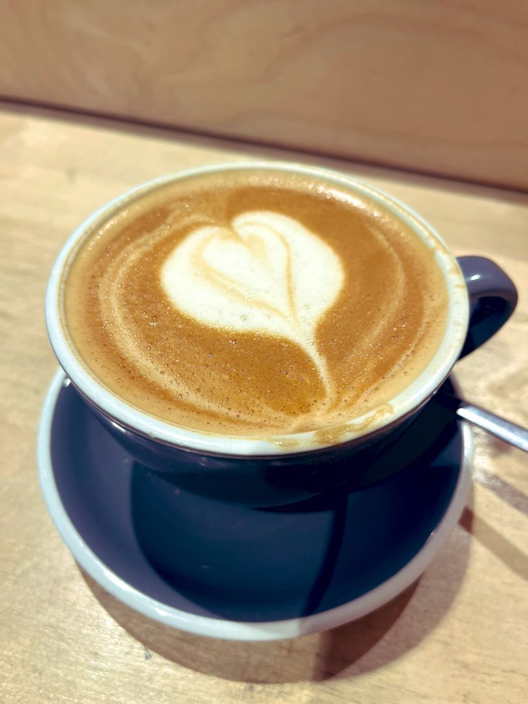 RealShanCothi's tweet photo. Paned bach da’n gilydd am 11 bobol? Bore Cothi yn barod i danio @BBCRadioCymru da chacennau anhygoel Nina Evans Williams o Lanfechell, llyfr newydd y milfeddyg Sion Rowlands a #coraucothi yn bedyddio cor newydd Persain da’r cerddor Geraint Roberts. ⭐️👍#limerig heddi? Wrth GWRS😜 https://t.co/SlaEV6bR0B