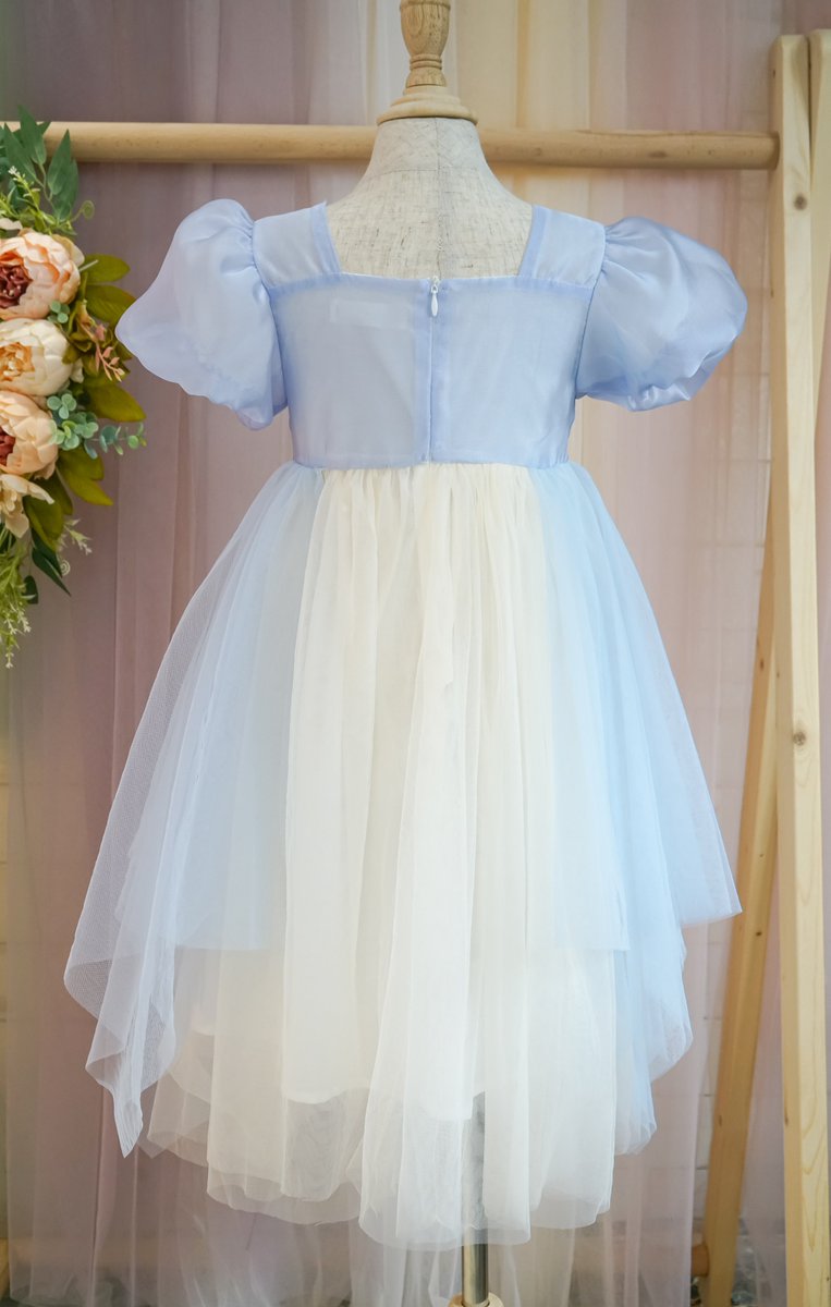 petitsangeshk's tweet photo. New arrivlas!
Princess tulle Dress.
https://t.co/zoPnJ47eSQ
#PetitsAnges #Flowergirldress #Tulledress #weddingdress #Bridesmaid #Birthday #Gown #Party #Pageantdress #toddler #toddlerdress #dancingdress #kiddress #tutudress #toddler #springdress https://t.co/mWKpPTxFeh