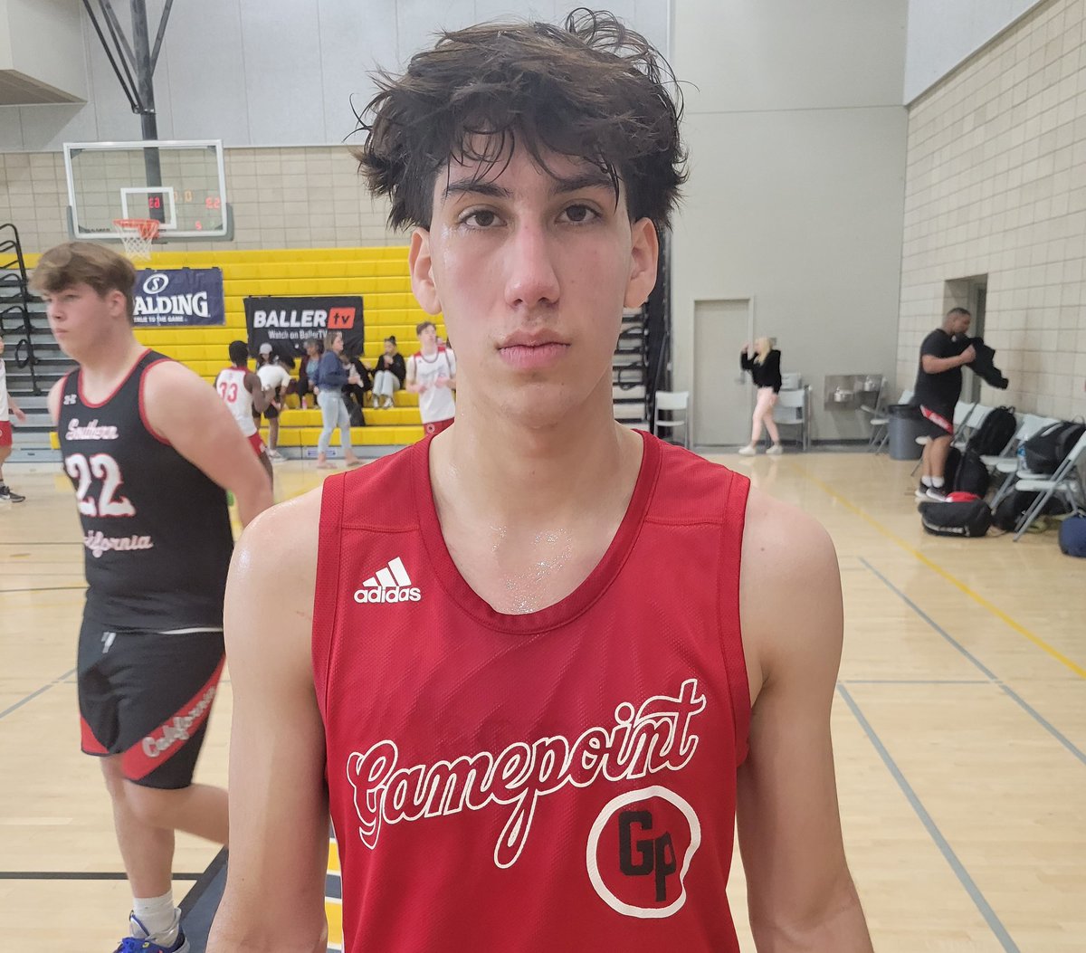 6-3+ Ian De La Rosa is the definition of a Swiss Army Knife player - does everything from guard the ball at a high level, rebound, score and can create off the bounce. An impressive weekend for the All-CIF guard. #GP @delarosa__i