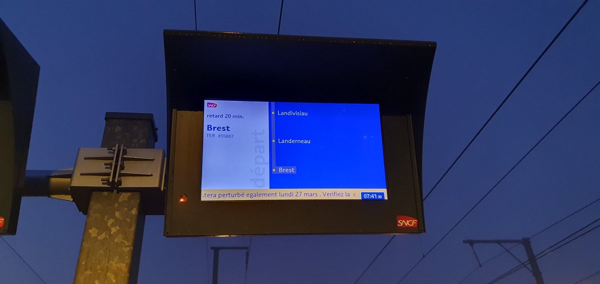 DacheEdwin's tweet photo. @TERBreizhGo train TER 855807 à destination de Brest à un retard de 20 minutes https://t.co/GiKPdZ4cRo