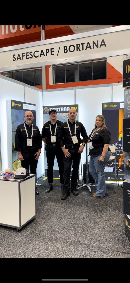 Day 1 at #ugops2023 almost in the books. Great to connect with some new faces and reconnect with some others. 
The team are around for day 2 tomorrow so drop by booth 14 for a chat.