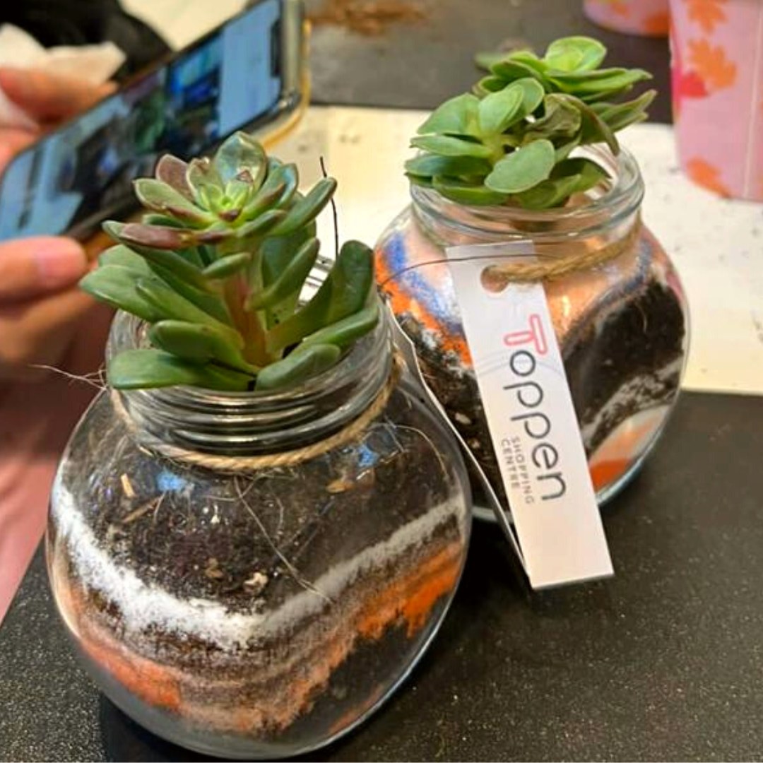 ToppenMY's tweet photo. The future is green! 🌳Come learn how to make a positive impact💪🏻 on our planet with Toppen’s Earth Day 🌏Sustainability Workshop this weekend. 🙌🏻
#RBBCToppen #ToppenShoppingCentre #ToppenJB #RecyclingBuyBackCentre #Sustainability #Ikano #IkeaTebrau https://t.co/z7FkV9Gj6n