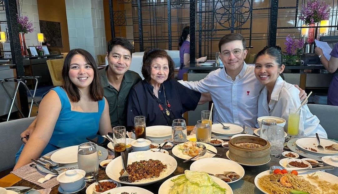 ArMainecuties (@armainecutie) on Twitter photo 2023-03-27 05:49:10 ArMaine with Papito and Mamitaπ«Άπ»π₯° @mainedcm @AtaydeArjo @RiaAtayde #MaineMendoza #ArjoAtayde ArMaine with Papito and Mamitaπ«Άπ»π₯° @mainedcm @AtaydeArjo @RiaAtayde #MaineMendoza #ArjoAtayde