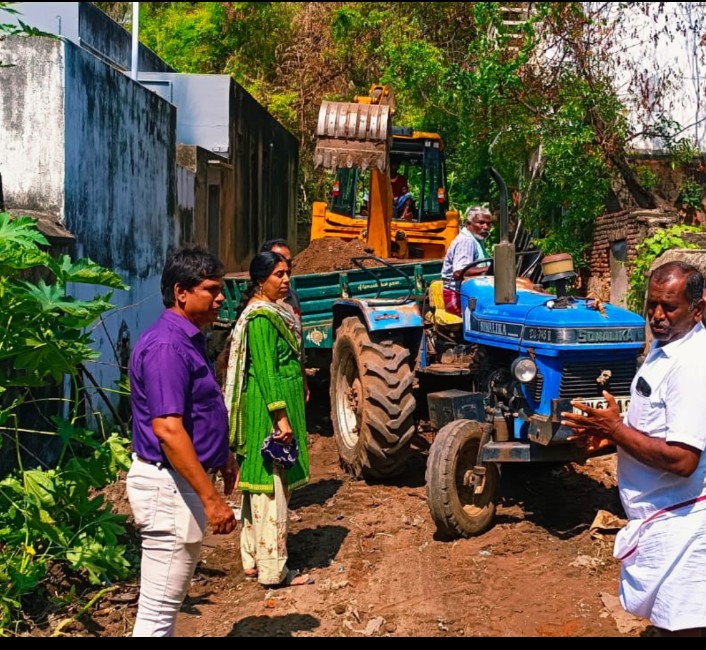 ramramwtp's tweet photo. Long pending work. Backyard cleaning  going on. My first assignment https://t.co/gKorzq3fiw