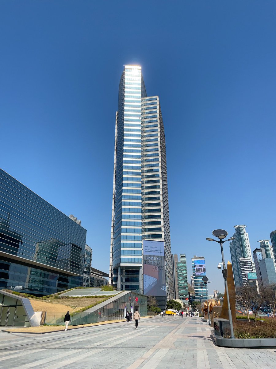 park03's tweet photo. VMware Korea、その前にはカンナムスタイル！ https://t.co/KhHigojWUs