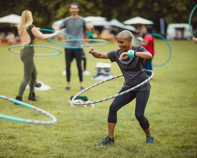 HulaFit's tweet photo. Hooping into the week radiating joy 💃

What's your go-to hoop move that makes you smile?! ⬇️

#HulaFit #HulaHooping #WeightedHulaHoops https://t.co/tV0fYRP8eV