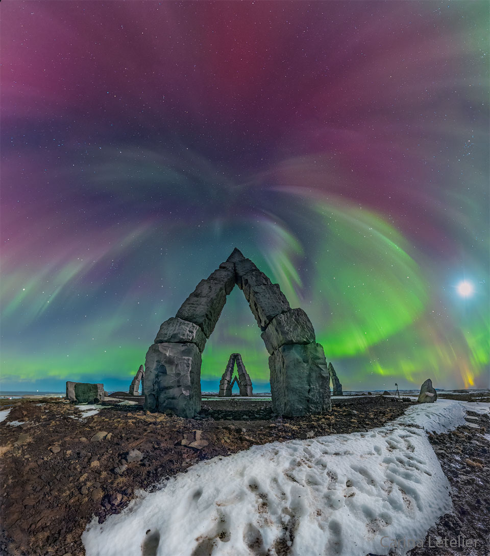 1picture4space1's tweet photo. Aurora Over Arctic Henge 
Reports of powerful solar flares started a seven-hour quest north to capture modern monuments against an aurora-filled sky.
#space
#nasa https://t.co/2muMRFvn8O