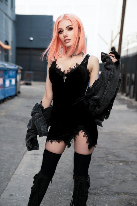 🖤 hope you had a good weekend  I got pneumonia and it has been kicking my ass but I&rsquo;m doing much better