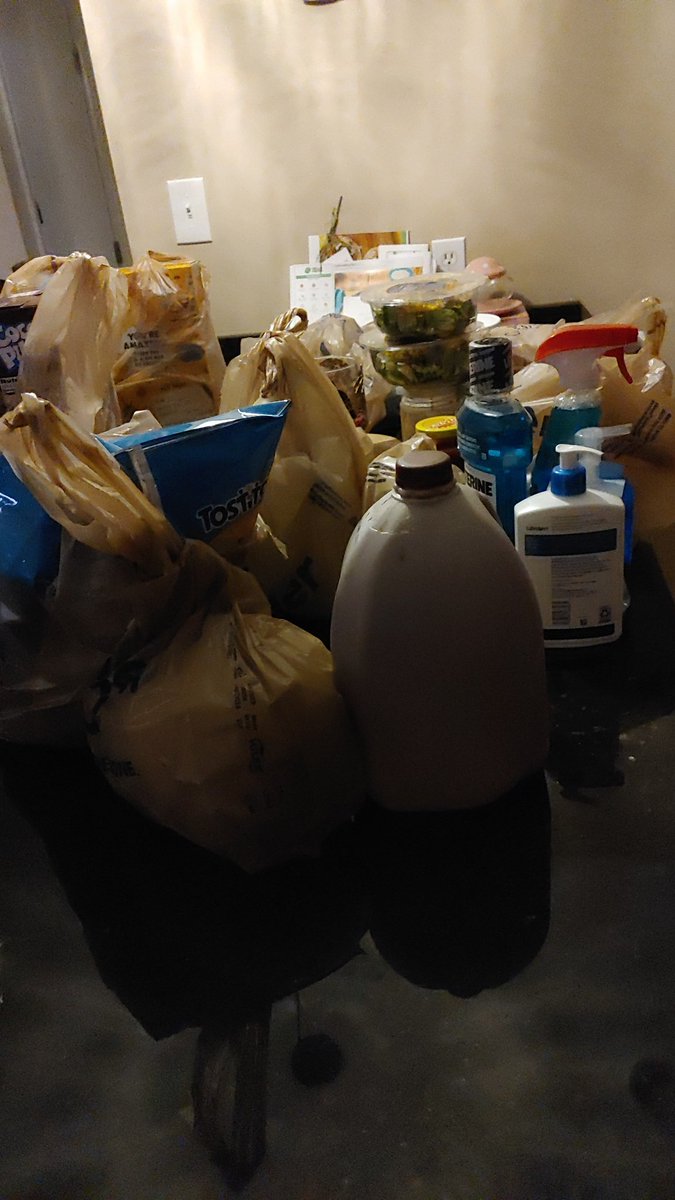 SandyFrizzle's tweet photo. Guess I do not need to go grocery shopping now 🙏 https://t.co/Om56UNfD9D