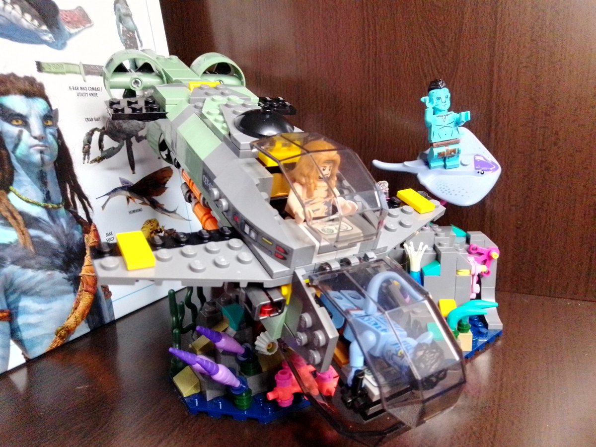 AkumuHoshi's tweet photo. Oh, veo que nunca les compartí cómo quedó mi Lego de Avatar después de que lo construí.
El submarino es muy bonito, y fue muy laborioso hacerlo ¡pero divertidísimo!
#Lego #AvatarTheWayOfWater #LegoAvatar https://t.co/bUTl9skg8A