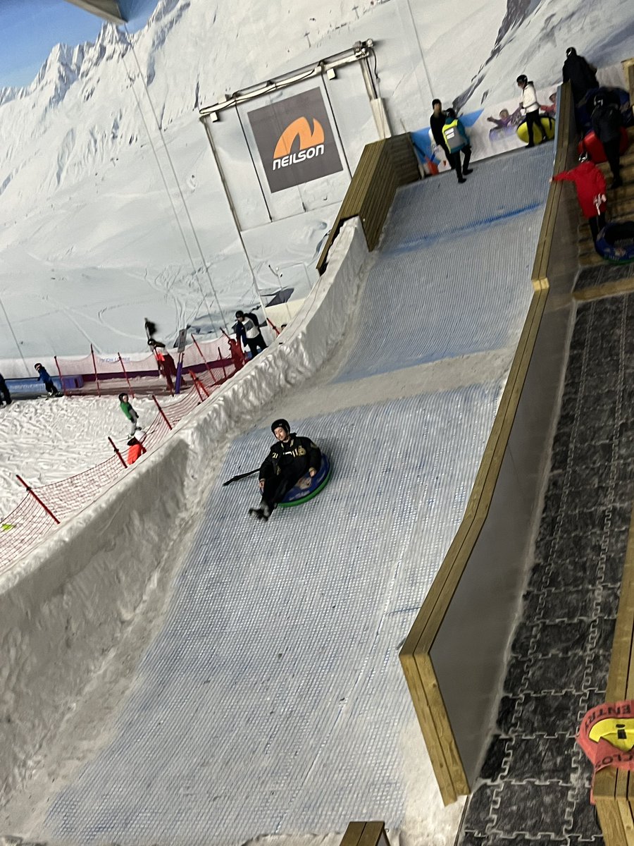RHB_Boarding's tweet photo. The boarders enjoyed their final trip of the Spring term up to @thesnowcentre very early on Sunday for some Skiing / Snowboarding, or a session on the tubes! It was an enjoyable morning all round and some very smooth descents of the hill (along with a few less smooth ones)….. https://t.co/ngU1iXSThZ