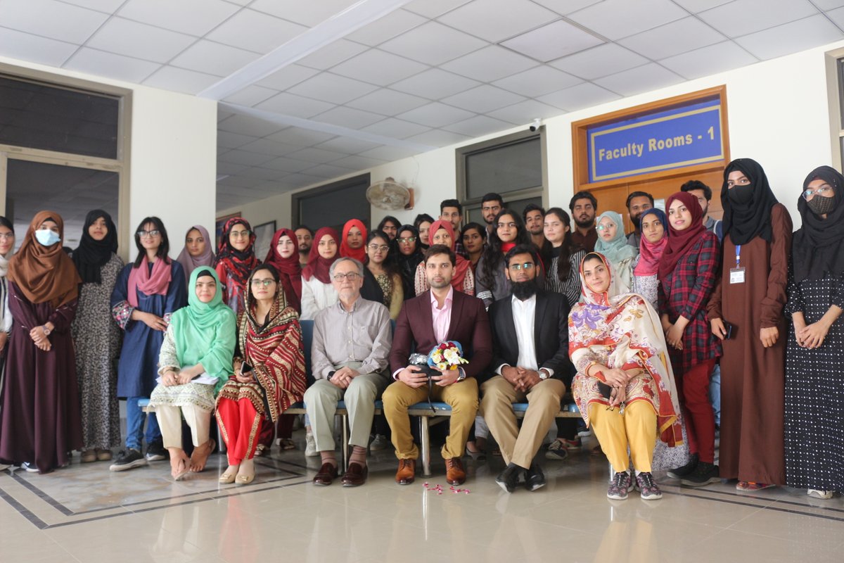 Dow_Uni's tweet photo. A successful and effective workshop was organized at IBHM by the CSSS society on the topic โMarketing techniques used by start-ups to become multi-billion companiesโ
#GuestSpeakerSession #SocialEvents #MarketingTechniques #MarketingStrategies #Workshops #CSSS #IBHM #DUHS https://t.co/fW19vYvaC2