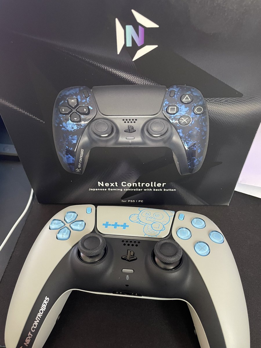 ruxxxuw's tweet photo. おみつに2ヶ月遅れの誕生日プレゼント
チキコンあげました( ¯ω¯ )
かわいい。笑
#NextController
#チキコン
@shimarisudou https://t.co/Kck3maKalL