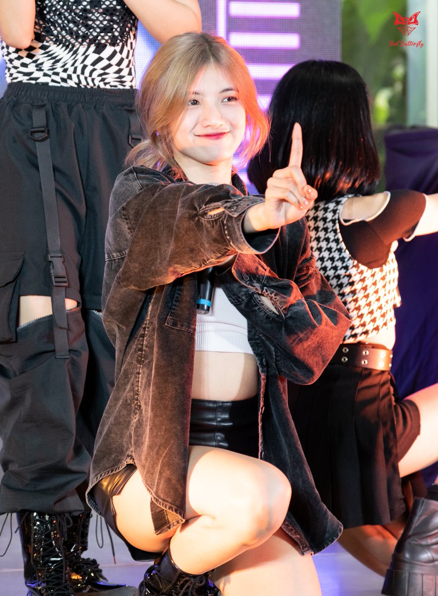r3d_butterfly's tweet photo. 220327 KAIA Charice @ PPOPCON Mallshow, Gateway Mall
@KAIAOfficialPH
@KAIA_Members
5678 MV OUT NOW:
https://t.co/zGSBDXoGEg
KAIA LETS GO
#5678byKAIA
#KAIAComeback
#KAIA
#KAIA_CHARICE https://t.co/iLc6tA7mRA