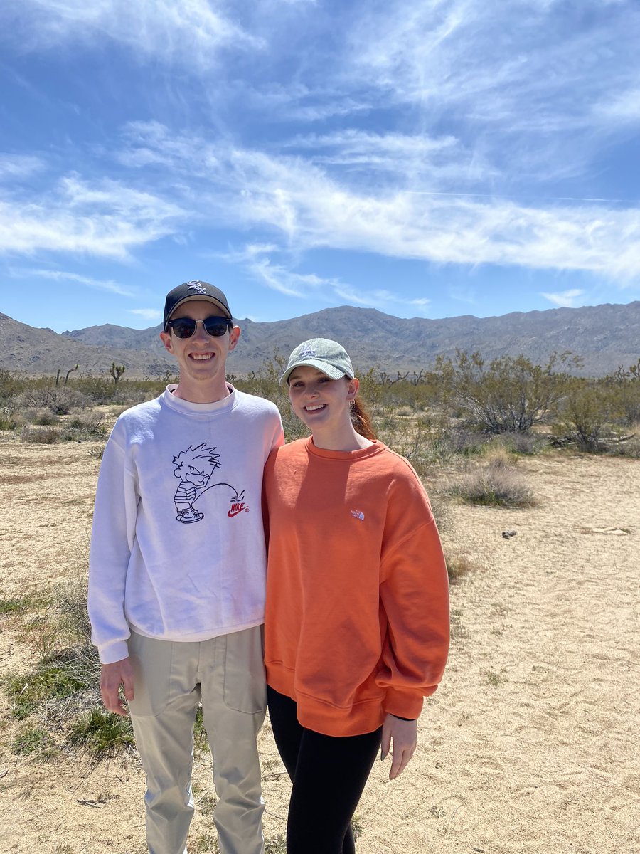 MirandaSchry's tweet photo. joshua tree ⛰️ https://t.co/jhKu425RGR