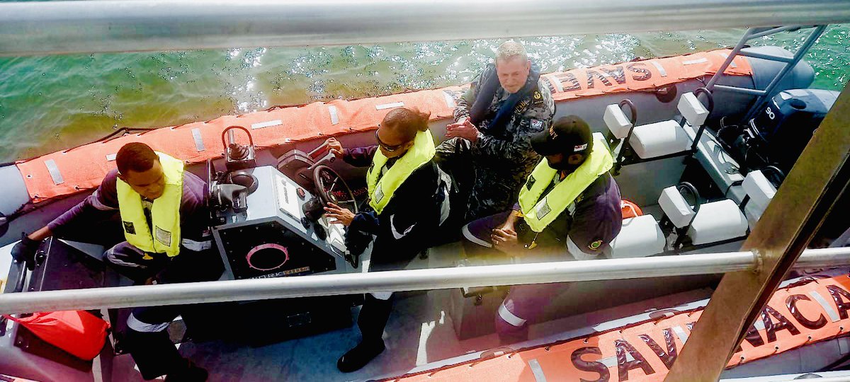 𝙍𝙁𝙉𝙎 𝙎𝙖𝙫𝙚𝙣𝙖𝙘𝙖 recently returned to Fiji after 6 months in 🇦🇺 𝙍𝙁𝙉𝙎 𝙎𝙖𝙫𝙚𝙣𝙖𝙘𝙖‘s return strengthens the capability of the Navy fleet in terms of readiness & response to maritime security threats, environmental & resource protection & humanitarian response 1/3