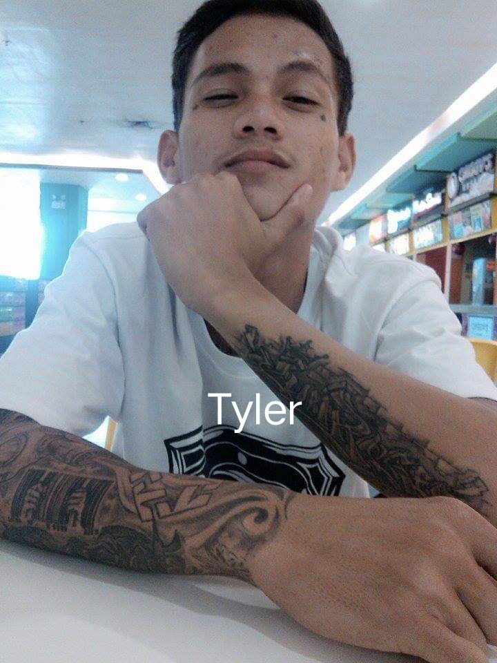 kyle therapist masseur tweet media