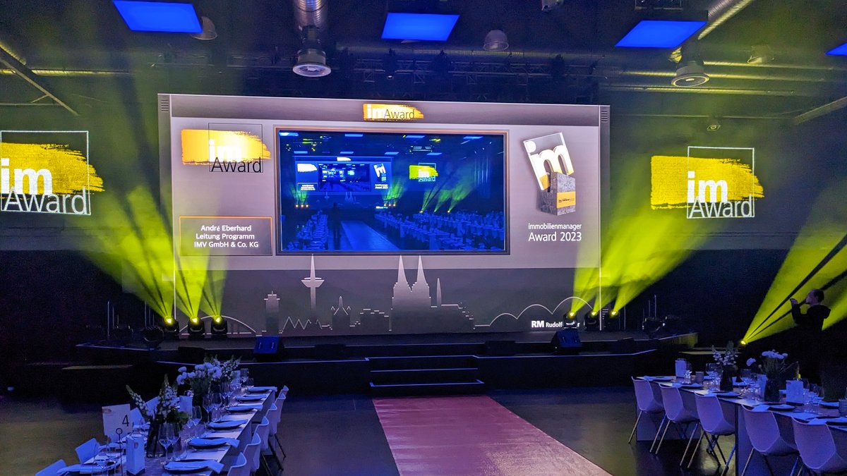 KuchemKonferenz's tweet image. 15 Jahre imAward: Fast 500 Gäste kamen in der Motorworld Köln zusammen, um gemeinsam den großen Galaabend des imAwards 2023 zu zelebrieren. Unser Team war erneut für die umfassende Projektplanung und die technische Umsetzung verantwortlich. #Veranstaltungstechnik #Eventtechnik