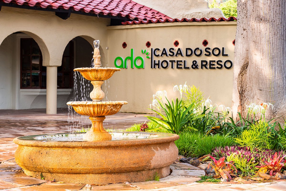 CasaDoSolHotel's tweet photo. Take a deep breath, relax, and indulge in the ultimate luxury and comfort that awaits you. Book your stay now and experience a home away from home at Casa do Sol! https://t.co/7MA8oco2uZ https://t.co/SFnPtTGCMv