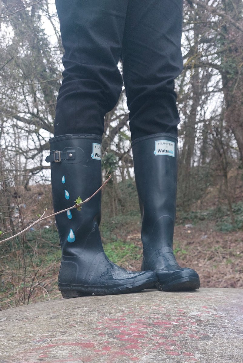 TPL301's tweet photo. #HunterOriginal #hunterboots military red #boots 26.03.23 #wellies #Gummistiefel https://t.co/V4wCNixGLq