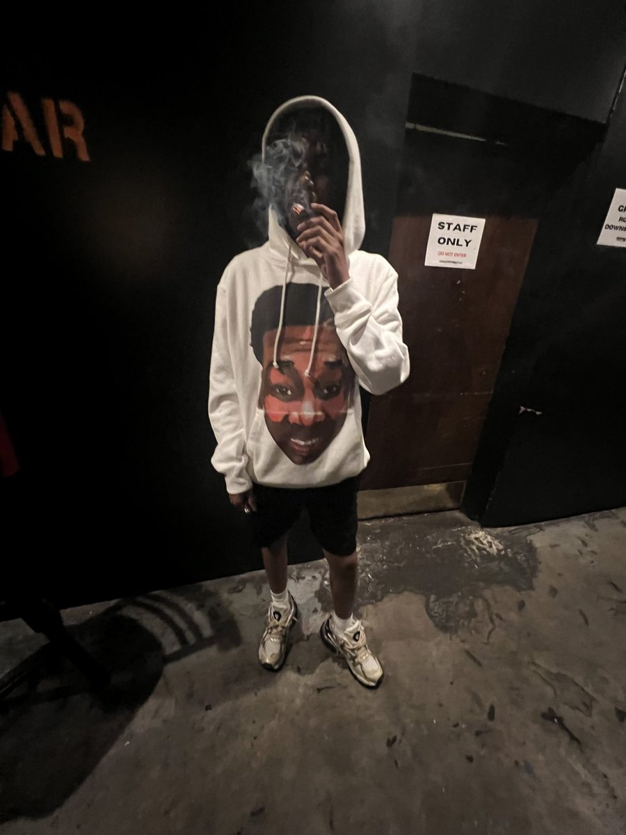 fuckkkankan's tweet photo. demon home pussy https://t.co/nPcobaJQOw