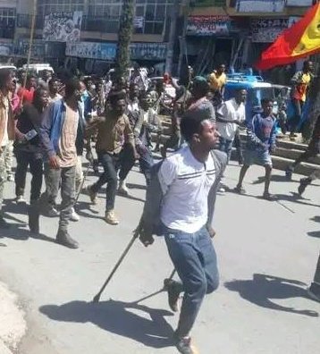 FevenYemaney's tweet photo. #SebhatNega is in the US to access his accounts of funds he plundered from Ethiopia during TPLF 27 year reign and  deposited in foreign banks to give to these TDF wounded soldiers. Every penny. Its true.😅 https://t.co/nCAS38cHiD