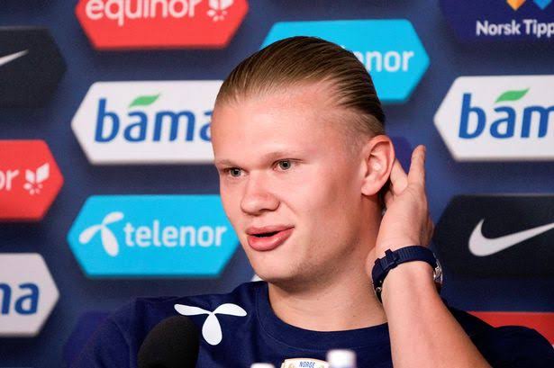 timesofball's tweet image. 🚨 Haaland: I want to win 5 Balloon d'ors like Cristiano Ronaldo
Reporter: Why not 7 like Messi 
Haaland: I said I want to win it not steal it. ( GOAL )