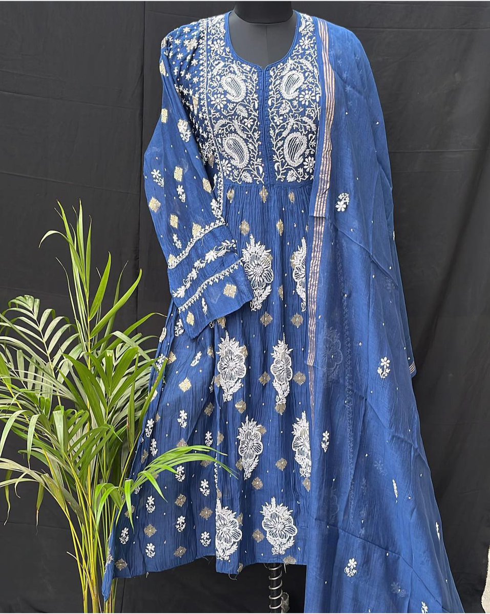 AwadhChikan's tweet photo. Now the festive season is started so get ready this festive season with Avadhchikan and feel these festive vibes with our chikankari ethnic collection this Soft chanderi suit is intricate with fine chikankari, Beads, and Aari work.

#chanderisuits #chikankarisuit https://t.co/JHCBQ56aeJ