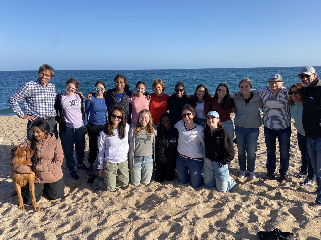 HBSpain's tweet photo. We enjoyed a stroll and some yoga on the beach! https://t.co/pdxgfTUhUK