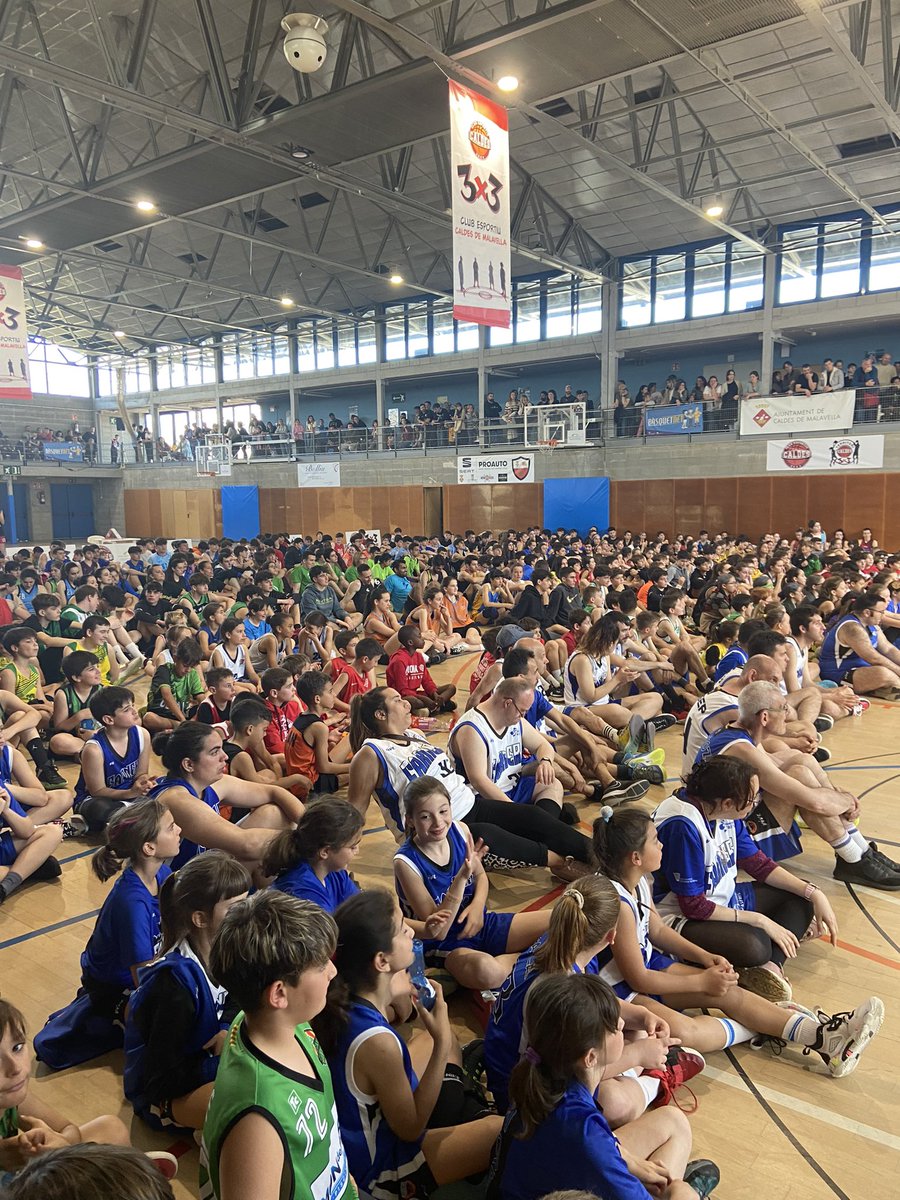 sergicaldes's tweet photo. Ahir diumenge el @cecaldes va tornar a fer l’espectacular  torneig @3x3Caldes amb gent vinguda d’arreu de Catalunya. Felicitats, un gran torneig per #CaldesdeMalavella! 
@FCBQ @RTGirona https://t.co/sqqJwyiYdM