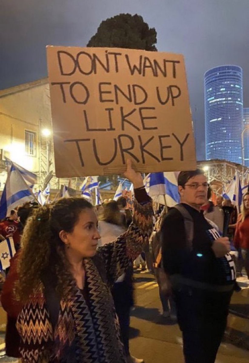 Naz YAVUZARSLAN tweet media