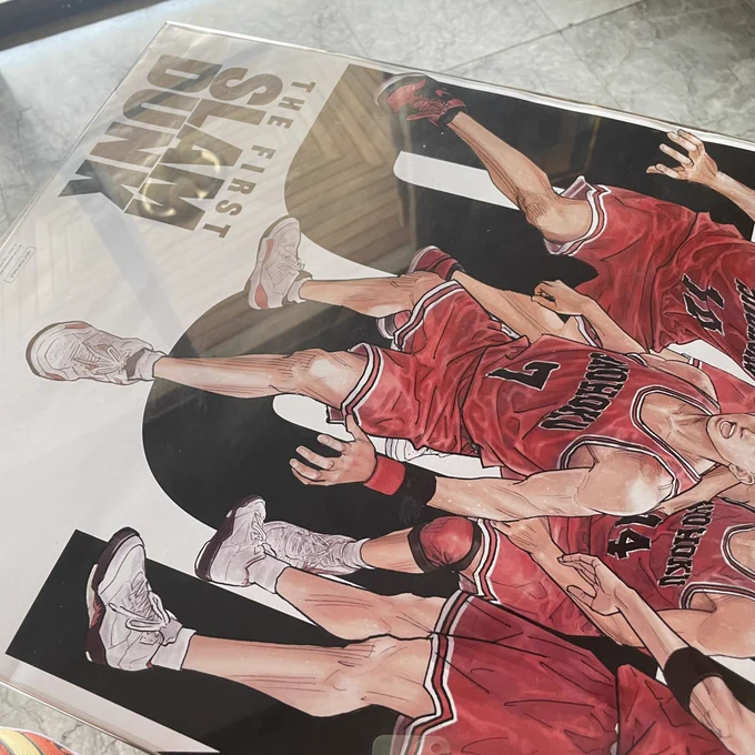 เอาโปสเตอร์ใส่กรองแล้วโคตรรรรร สวย ดูแพงมาก ตอนแรกเอาน้องไปติดตู้เย็นสรุปน้องไม่รอด ถลอก ตอนนี้สบายแล้วมีกรอบโชว์ 