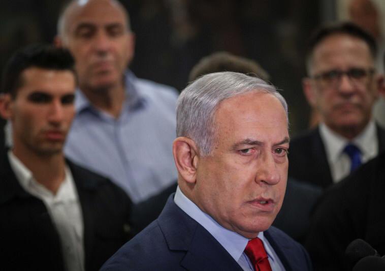 barak_ehud's tweet photo. ׳לעצור את החקיקה׳ - זה כבר לא מספיק. 
על המחאה לדרוש:
1. חיזוק עצמאות מערכת המשפט.
2. חוקה (או לפחות ׳חוק יסוד משוריין - החקיקה׳) על פי ערכי מגילת העצמאות וייצוב הדמוקרטיה. 

מהדרין יאמרו -  לא נותרה ב��נינו ברירה אלא להציב כדרישה מעודכנת את הרחקתו של נתניהו מהתפקיד.
בסוף - ננצח https://t.co/28zSnV8YKZ