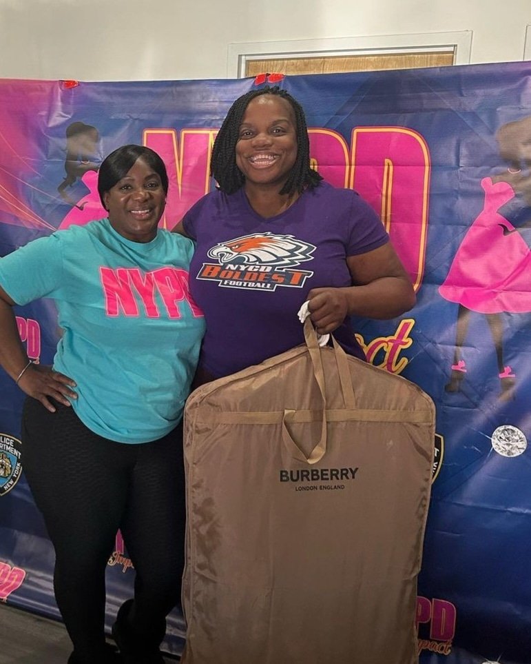 tattnthic13's tweet photo. All I have to say is play 226! Yes, that is the number of dresses we received in 3 hours of brunching at #bobbyQsoulfood yesterday! #teamworkmakesthedreamwork Thanks to our comm- volunteers. @Cofield_Blue @bobbyblue @OfficialDJShug #photobooth360vip #promimpact @NYPDCommAffairs https://t.co/9qzjbZx0Aw