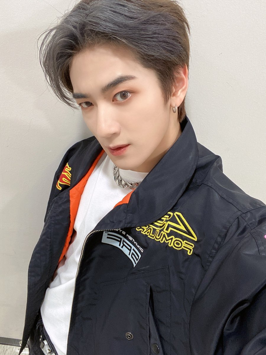 TRENDZ_OFFCL's tweet photo. [#윤우]

갑자기 쌍커풀이 생긴 이유는..?🐺

#FROM_TRENDZ #TO_FRIENDZ #TRENDZ #트렌드지 #오늘 #라디오 #재밌었나요! #dD https://t.co/NdxXbsI4SJ