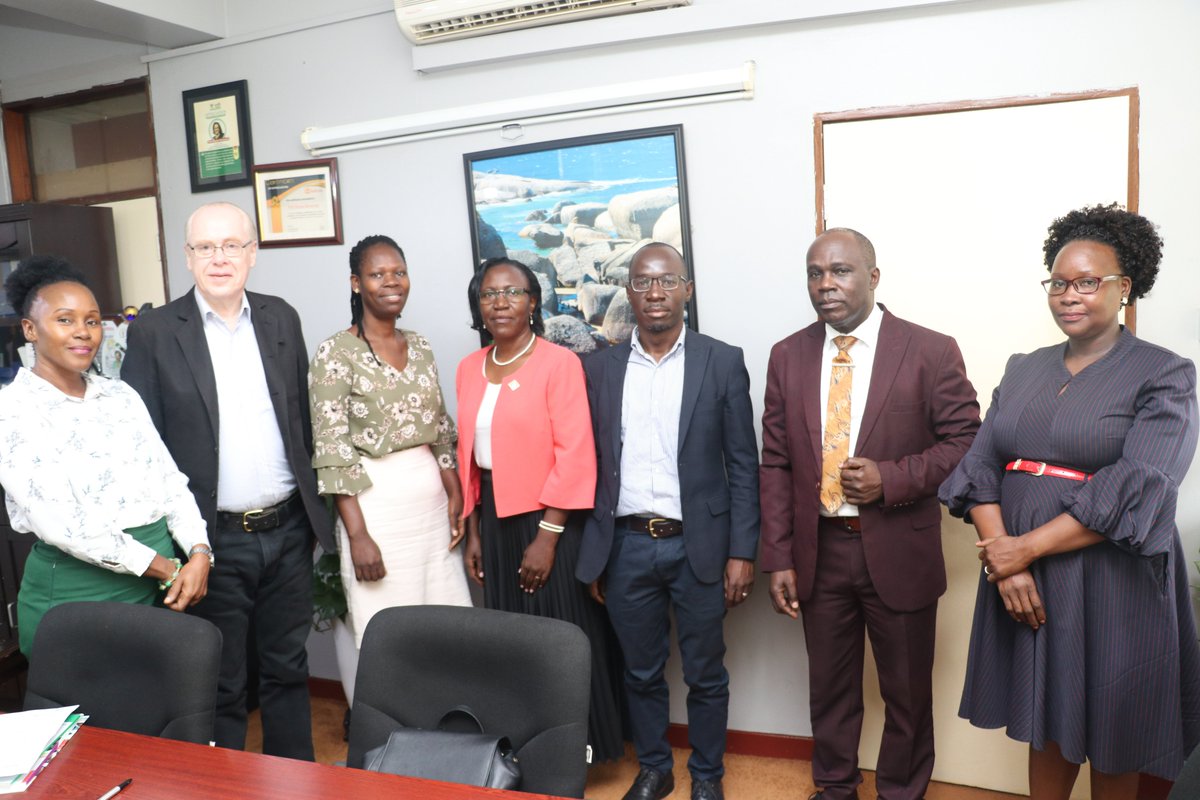 MakSPH's tweet photo. This morning ag. Dean Dr.@cnalwadda and #MakSPH management team received and hosted Prof. Bengt Ove Turesson, Director International Science Program @UU_University alongside Prof. John Mango @Makerere to discuss the AU-EU Research and Innovation Initiative. https://t.co/cxXveoDQCX