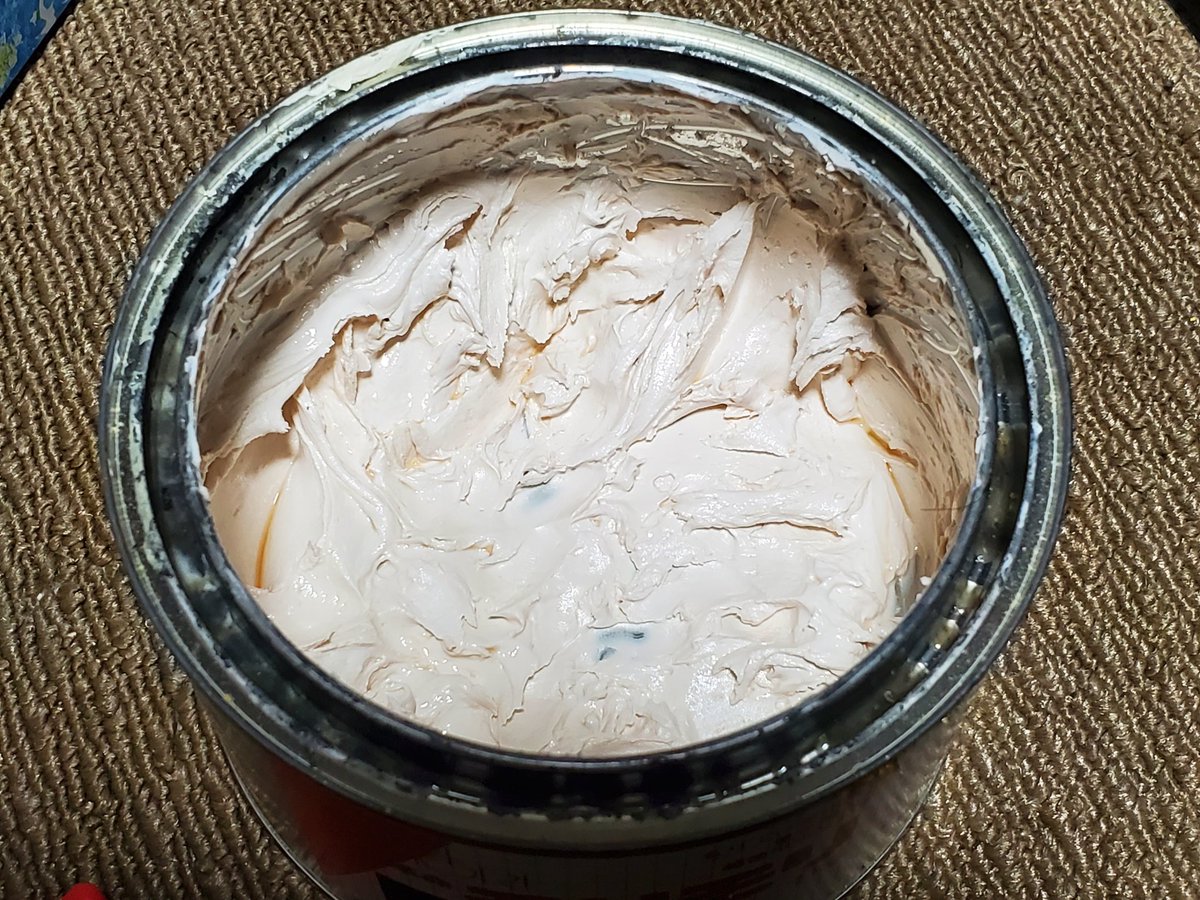 ポリパテ硬化剤の2本目がもうなくなりそう&主剤の底が見えてきている。 