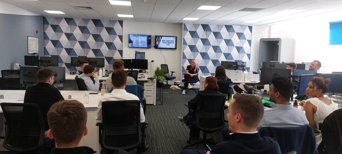 RugbyLeeds's tweet photo. Session 4 of our set of 6 @Offload_RL sessions for @JBAndrews_  was delivered by @04hardcastle on Positive Mindset. Again great interaction from Leeds and Dubai by Zoom. https://t.co/OT2bXWeA8J