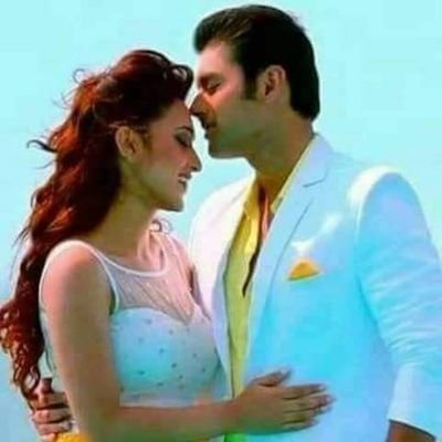 मर्यादा भूल कर लोग अपनेवाले को भी धोखा दे जाते हैं
अपने जिगर को मझधार में छोड़कर दूसरा हाथ पकड़ लेते है।