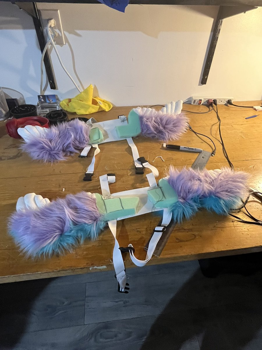 After a relaxing week it’s time to make some more wings. 
These r just some premade I’m been working on