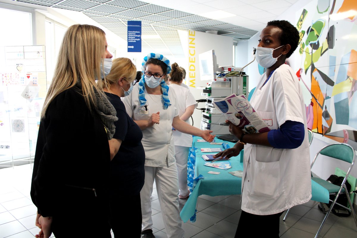ch_compiegne's tweet photo. À l’occasion de #MarsBleu, évènement dédié à la sensibilisation au dépistage du cancer colorectal, le CHICN a organisé les 22 et 23 mars, sur ses sites de Compiègne et Noyon, une journée de prévention et d’information. https://t.co/OAkz3TL3u1