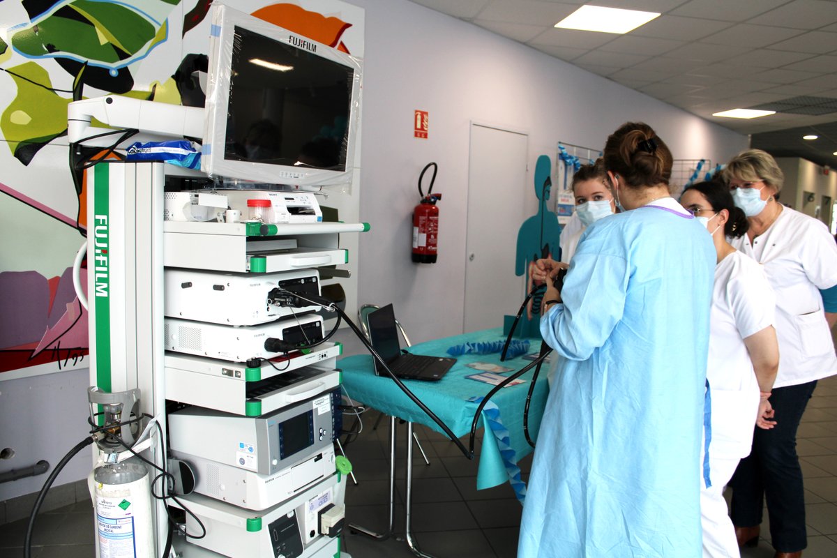 ch_compiegne's tweet photo. À l’occasion de #MarsBleu, évènement dédié à la sensibilisation au dépistage du cancer colorectal, le CHICN a organisé les 22 et 23 mars, sur ses sites de Compiègne et Noyon, une journée de prévention et d’information. https://t.co/OAkz3TL3u1