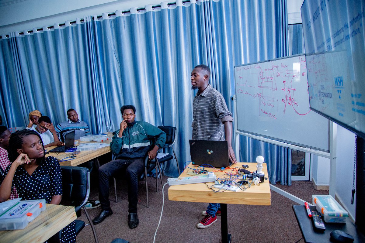 FrankKisamo1's tweet image. As Taifa Technovation Hub  we aim to support young scientists who want to learn and solve the challenges of their society using STEM
Get ready for the next one! 🙌 
@WSH_Arusha @tatechhub @Said_Hozza 
#arduinoday2023  #TaifaTechnovationHub #WSHA