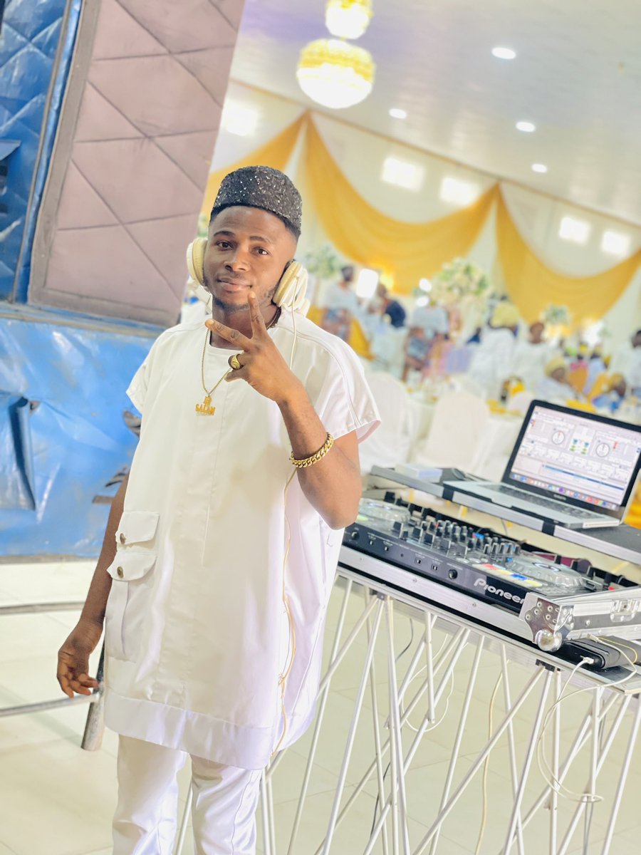 IAm_Djsalam's tweet photo. In my own timing β±οΈ I will get everything I need π
#djsalam #abledj #falz #top6 #kogi #oallah https://t.co/fAX1NuUwYm