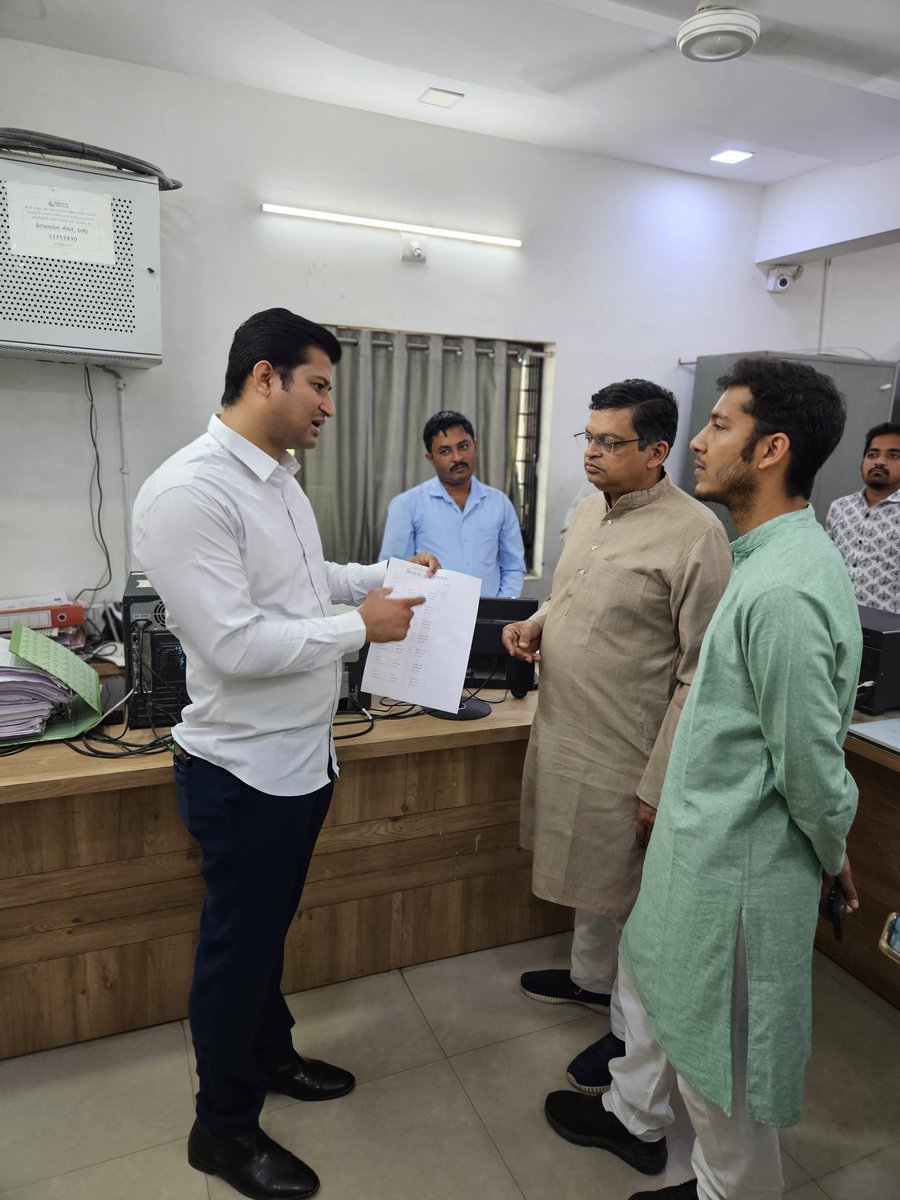 gopalkagarwal's tweet photo. Visited the #Panchayat office of #Singharva and saw the good work being done of connecting people to #PM Shri @narendramodi ji welfare schemes
@BJP4Gujarat @BJPCentralMedia https://t.co/YMg0VqK2o6