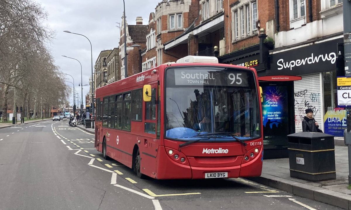 armand_b2002's tweet image. #route95 #shepherdsbushgreen #westlondon #metrolinewest