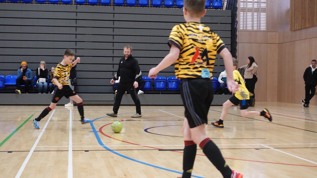 Great people - Great project ⚽️
@AcademyHull @EagleTeamUk @HullActiveSch @ActiveHumber @SGYorkshire @Healthyholshull @EastRidingFA @ryannaylor95 @Kendle_Hardisty   @DarrenHuart 
#TogetherFund #First4FutsalCIC 
#HullFutsalClub #EagleTeam #SpringHead #EastRidingRangers #MillLane ⚽️